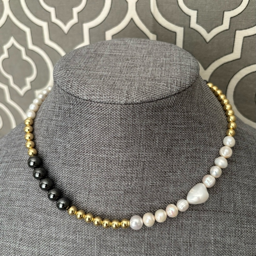 Modern Gold Pearl Stone Necklace